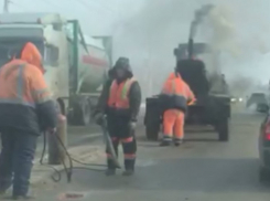 Ликвидация аварийных ям на улице Морской в Волгодонске попала на видео