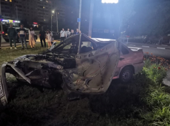 Страшная авария на проспекте Курчатова произошла из-за столкновения машины с деревом