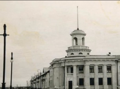 КАЛЕНДАРЬ ВОЛГОДОНСКА: 1 апреля 1960 года в Здании со шпилем открылась гостиница 