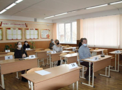 «А вам слабо?»: родителям волгодонских выпускников предлагают самим попробовать сдать ЕГЭ