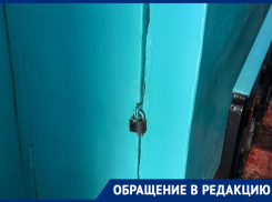 «Ужасная вонь!»: жители дома на Курчатова несколько лет задыхаются из-за невыносимого запаха в подъезде