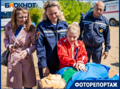 Примерили спасательное обмундирование и увидели спасение утопающего: День безопасности на воде посетили десятки школьников