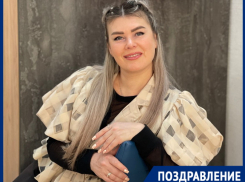 Очаровательная менеджер по продажам «Блокнот Волгодонска» Валентина Кобыляцкая отмечает день рождения