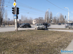 На перекрестке Энтузиастов и Гагарина опять произошло ДТП