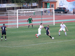 Волгодонцев призвали поддержать футболистов в битве против ростовчан