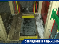 «Теперь это портал в травмпункт»: подростки разгромили детскую площадку в Дубравушке 