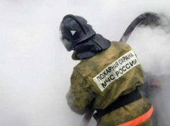 В Волгодонске при пожаре в трехэтажном доме пострадали люди