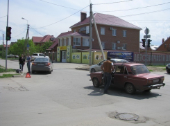 В Волгодонске ВАЗ и «Хонда» встретились на перекрестке 