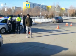«Лада Веста» сбила двух пешеходов на «зебре» на проспекте Курчатова