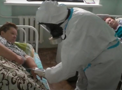 «Мы справимся с этим, это не навсегда»: врачи ковидного госпиталя рассказали о рабочих буднях