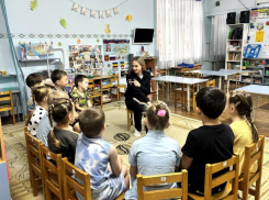 Дети не должны попадать в ДТП: сотрудники ГАИ объяснили малышам, как вести себя на дороге