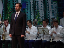 Поющий депутат Алексей Брежнев может стать главой администрации Волгодонска