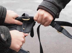 В центре Волгодонска напали на медсестру и изуродовали ей лицо