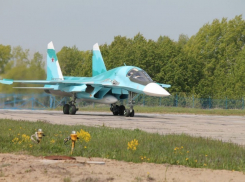 В Морозовске появились еще три истребителя Су-34