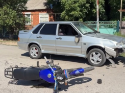 Несовершеннолетний мопедист пострадал в ДТП под Волгодонском 