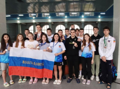 Больше тридцати медалей привезли волгодонские спортсмены с областных соревнований по плаванию 