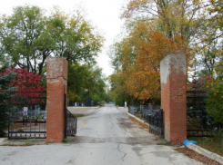 На городских кладбищах идет подготовка к Пасхе