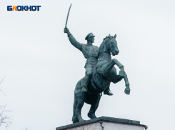 «Казак иногда без головы»: где сделали конные статуи, и в чем уникальность памятников на шлюзе №15 в Волгодонске