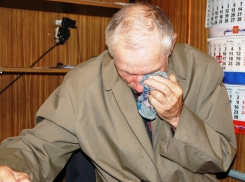 В Морозовске бывшая уголовница средь бела дня ограбила 84-летнего пенсионера