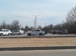 Волгодонцев призвали соблюдать дистанцию и масочный режим при посещении кладбищ