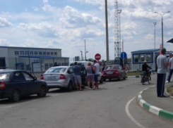 Сотрудница цимлянского УФМС взяла 11-летнего беженца в свою семью - а родители ребенка воюют в ополчении