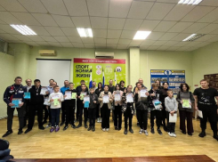 Больше 20 трудных подростков собрали соревнования по шашкам и шахматам в Волгодонске 