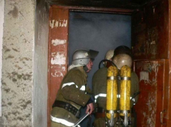 В Волгодонске загорелась квартира в многоэтажном жилом доме