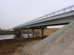 Через бурный Сал построили новый железобетонный мост