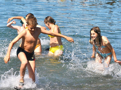 Волгодонским школьникам могут запретить купаться без взрослых