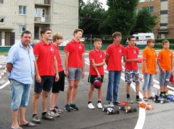 Школьники из Волгодонска показали высший класс езды на автомоделях