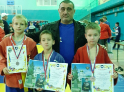 Волгодонцы отличились на турнире по самбо в Донецке