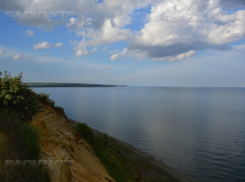 Из-за сильного ветра уровень воды в Цимлянском водохранилище может подняться на 15 см, ожидаются подтопления, - источник 