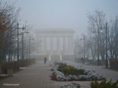 В Цимлянске ротонда, отреставрированная в рамках федерального проекта, продолжает разрушаться