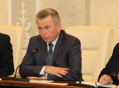 Наши подрядчики укладывают асфальт в лужу, что это такое?, - Виктор Мельников