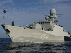 «Волгодонск» принял участие в военно-морском параде в День ВМФ