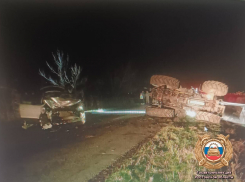 Два человека пострадали в ДТП с участием трактора на трассе «Ростов-Волгодонск»