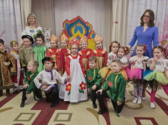 Большая сцена для маленьких артистов: в детском саду «Катюша» прошел главный театральный праздник года