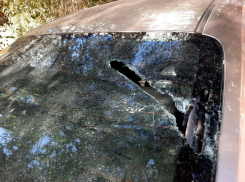 Ночью на БВП неизвестные разбили стекло легковушки