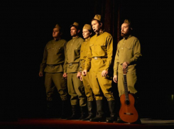 Волгодонск почтил память о победе в Сталинградской битве театральной постановкой  