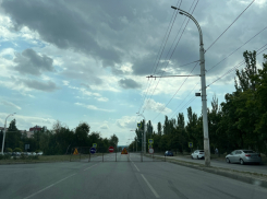 В Волгодонске перекрыли одну из проезжих частей на проспекте Курчатова