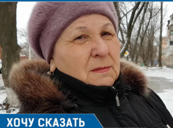 Жители дома на Пионерской устали бояться ветреной погоды из-за опасных деревьев 