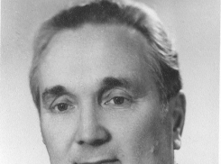 Большой бюст Иваницкому появится на площади у ДК имени Курчатова