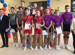 Акробаты из Волгодонска с успехом выступили на Всероссийских соревнованиях