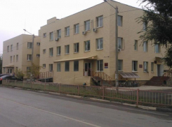 Оборотни в белых халатах: два лжеврача разоблачены в Дубовской больнице