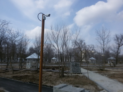 «Стальные беседки и крытые качели, много видеокамер»: что сделали в Приморском парке  Цимлянска 