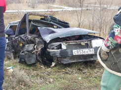 На Жуковском шоссе ВАЗ после ДТП превратился в груду искореженного железа