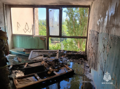 Восемь человек были эвакуированы в Волгодонске из многоэтажки из-за загоревшегося мусора