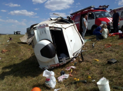 В Морозовском районе «Чери» слетел с трассы и перевернулся