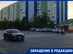 «Машины несутся, ждём беды»: установить лежачий полицейский на Ленинградской просят волгодонцы