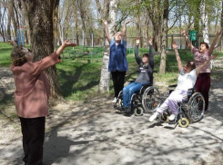 Восемь инвалидов-колясочников в Волгодонске провели запоминающийся день на свежем воздухе